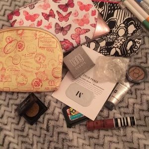 Deluxe makeup sample bundle (unused)‼️